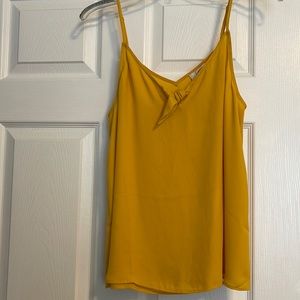 Loft yellow tank